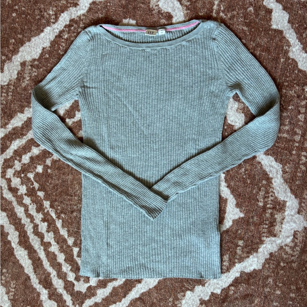 GAP Gray Ribbed Knit Top
